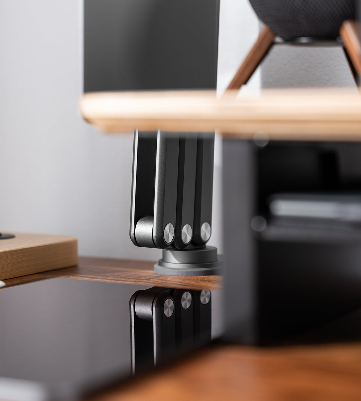 KUXIU X36 Soporte Magnético Flexible y Plegable para iPad - Gris Espacial