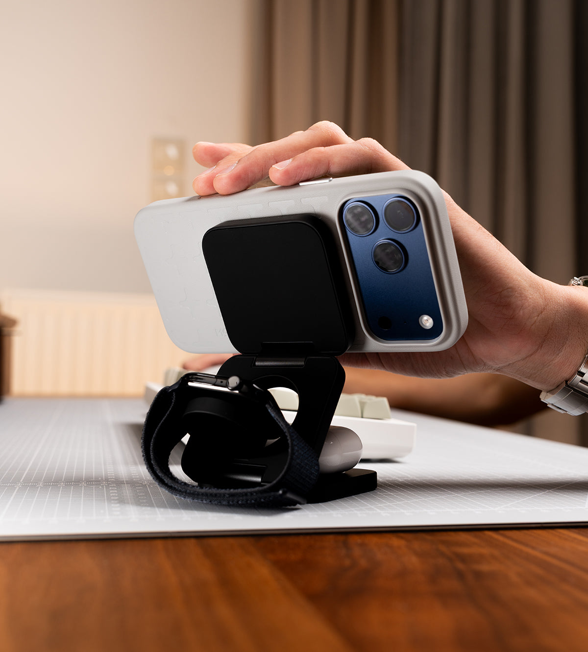 KUXIU X55 Turbo Qi2.2 Certified 25W 3-in-1 MagSafe Foldable Wireless Charging Stand - Black