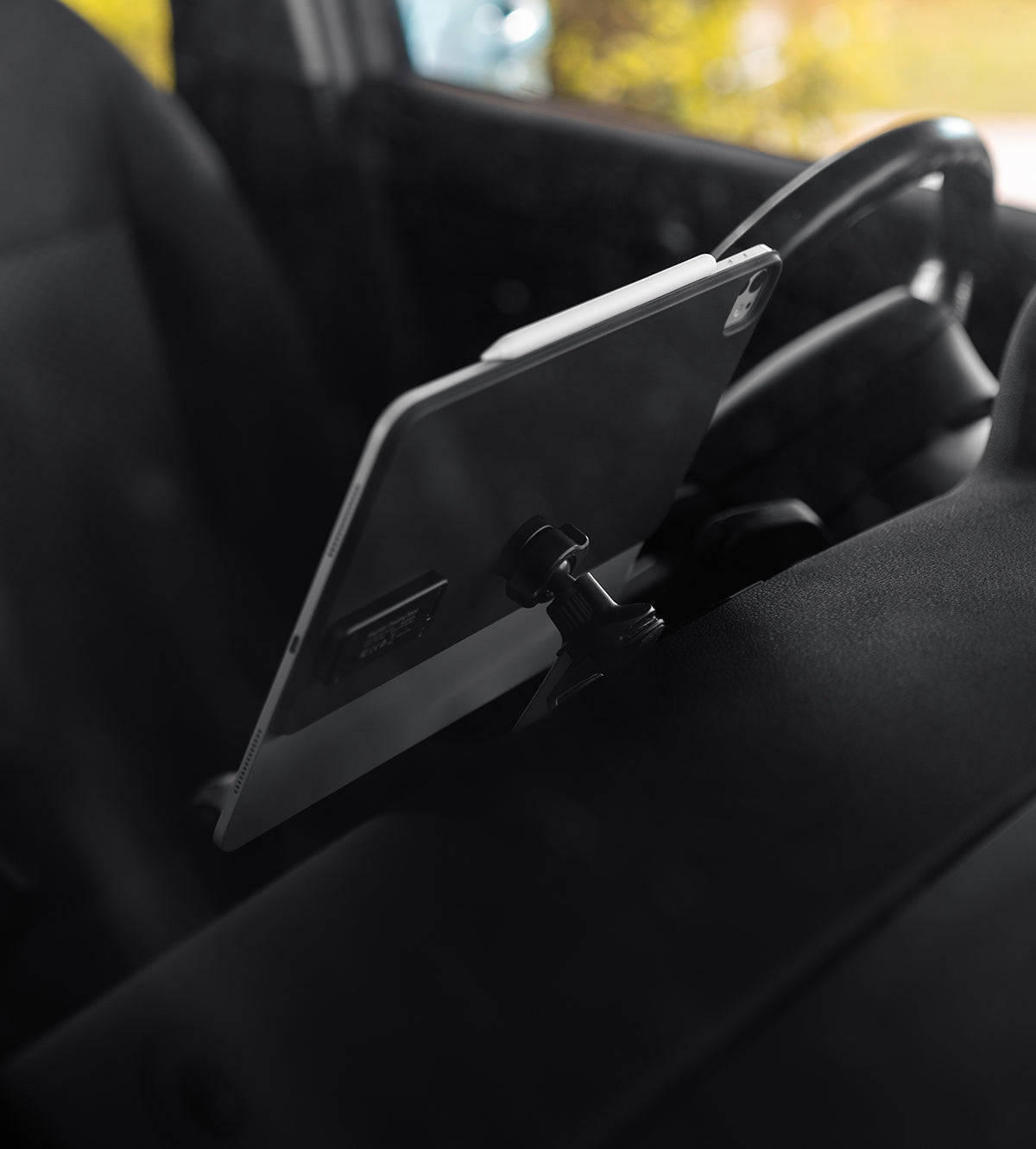 KUXIU X97 Pro MAX Soporte Magnético para iPad con Carga para Reposacabezas de Coche y Ventilación de Aire